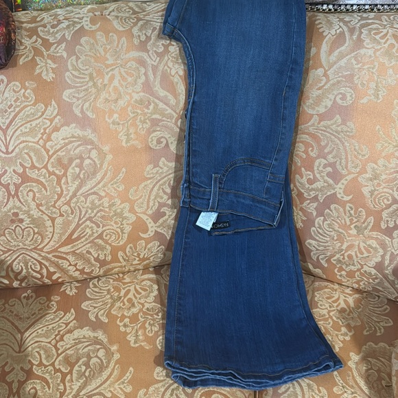 Fashion nova total stretch bell bottom high waste button down jeans - Picture 4 of 6